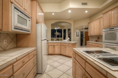 9767 N Golden Sun Dr, Tucson, AZ 85737 - photo 4