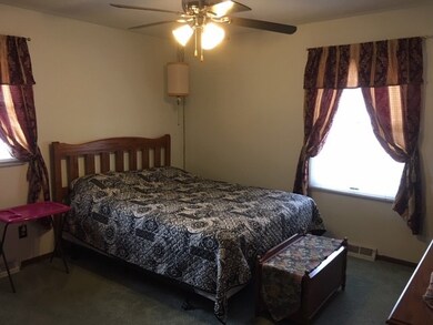 1013 N Henrietta St, Effingham, IL 62401 - photo 7