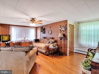 1050 Pottsville Pike, Shoemakersville, PA 19555 - photo 7