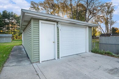 56872 Butternut Rd, South Bend, IN 46619 - photo 5