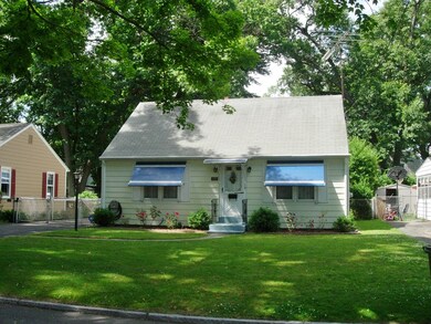 198 Shawmut St, Springfield, MA 01108 - photo 2