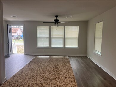 1018 Reverend b j Lewis Dr, Houston, TX 77088 - photo 5