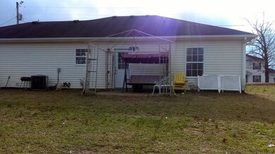 310 Cottonwood Dr, Shelbyville, TN 37160 - photo 5