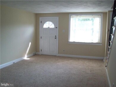 335 Westpark Ln, Clifton Heights, PA 19018 - photo 4