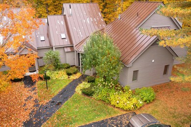 90 Kingfisher Rd unit 2A, Quechee, VT 05059 - photo 2