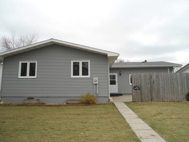 1506 16th St SW, Jamestown, ND 58401 - photo 2