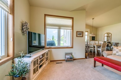2818EdgewoodCir_0011