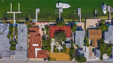 8151 Bayshore Dr, Treasure Island, FL 33706 - photo 7