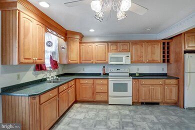 122 S Carlisle St, New Bloomfield, PA 17068 - photo 7