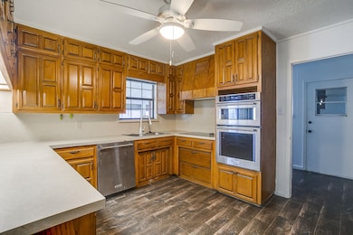 1911 Joslin St, Cleburne, TX 76033 - photo 7