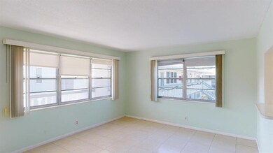 417 Windsor R, West Palm Beach, FL 33417 - photo 4