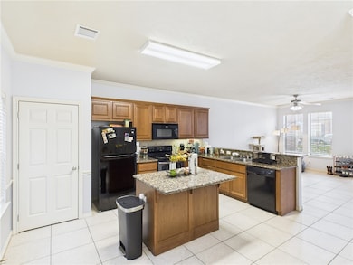 138 Forest Dr, College Station, TX 77840 - photo 4