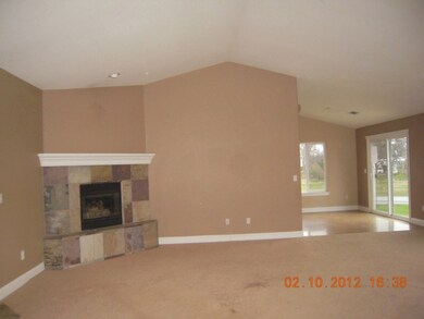 Living room w/fireplace