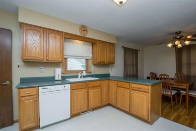 3212 Franbrook Terrace NW, Cedar Rapids, IA 52405 - photo 7