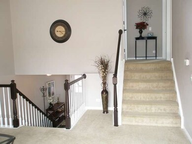 960 Viewpoint Dr, Lake In the Hills, IL 60156 - photo 6