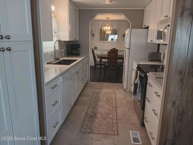 621 Hyacinth Cir, Sebastian, FL 32976 - photo 5