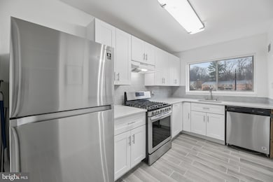 10607 Weymouth St unit 201, Bethesda, MD 20814 - photo 7