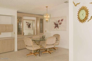 316 Kiwi - Dining Room 2 (3)