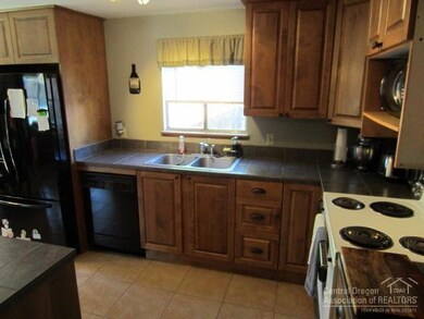 63315 Lamoine Ln, Bend, OR 97701 - photo 7