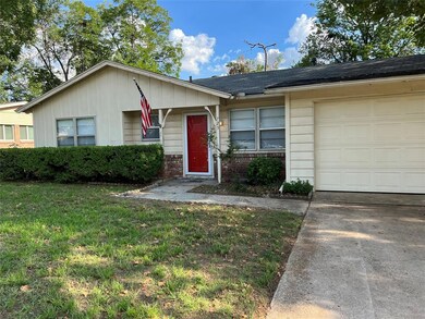 725 Oak Dr, Hurst, TX 76053 - photo 5