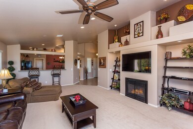 004_Living Room