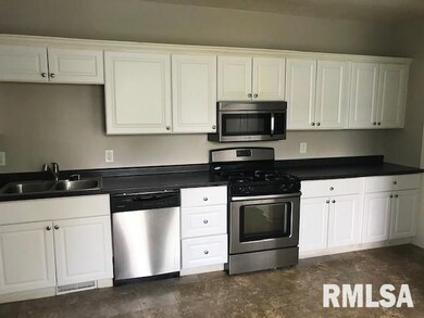 1622 Warren St, Davenport, IA 52804 - photo 2