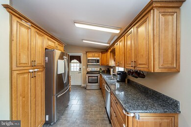 2921 Baltimore Ave, Halethorpe, MD 21227 - photo 7