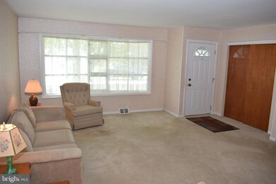 117 Louise Dr, Morrisville, PA 19067 - photo 7