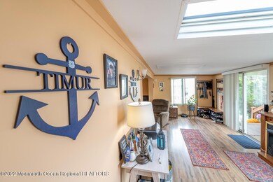 1215 mantle way-183