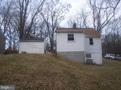 26 Awkard Ln, Silver Spring, MD 20905 - photo 2