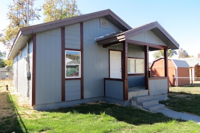 208 E Main St, Klamath Falls, OR 97601 - photo 2