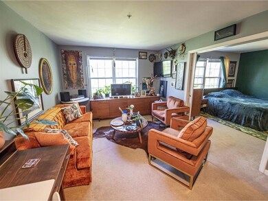 323 Hildred Dr unit 323, Burlington, VT 05401 - photo 7