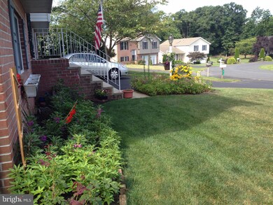 2818 Fillmore Dr, Chambersburg, PA 17201 - photo 2