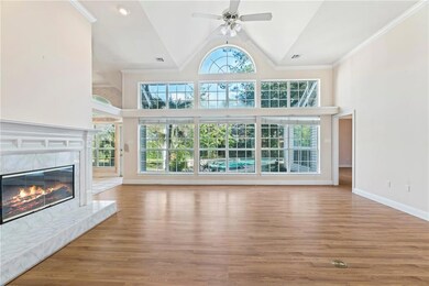 Large living/great gathering w enormous ceilings, 