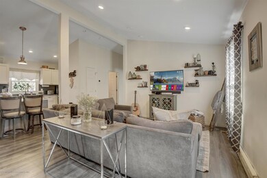 05-Family Room