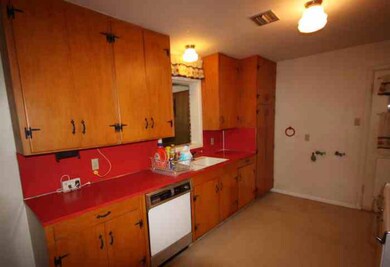 1010 E Inez St, Beeville, TX 78102 - photo 5