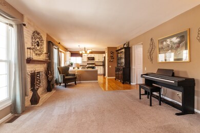 2001 Cumberland Pkwy, Algonquin, IL 60102 - photo 3