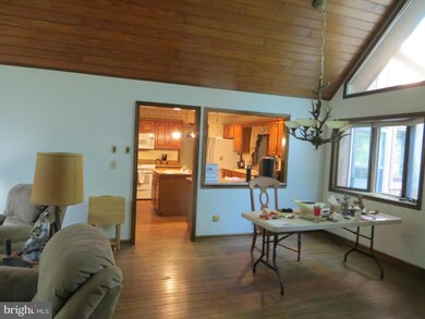 709 Mt Pleasant Dr, Locust Grove, VA 22508 - photo 7