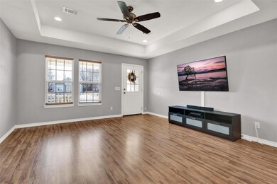 315 W Bond St, Denison, TX 75020 - photo 4