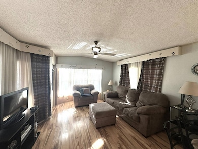 462 Falcon Crest W, Plant City, FL 33565 - photo 7