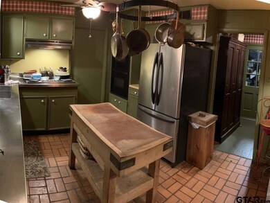 1031 1031 Pollard, Tyler, TX 75701 - photo 2