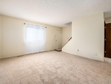 3070 Highcliff Ct unit 3070, Columbus, OH 43231 - photo 3