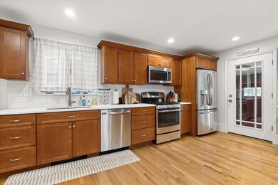 35 Gledhill Ave, Everett, MA 02149 - photo 7