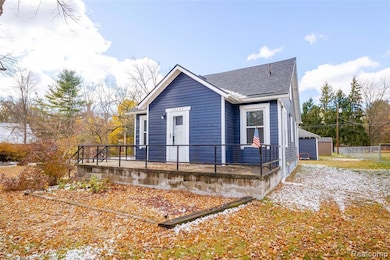 20203 Hubbard St, Livonia, MI 48152 - photo 3