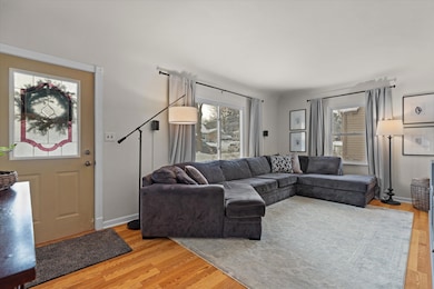 N86W16564 Jacobson Dr, Menomonee Falls, WI 53051 - photo 2