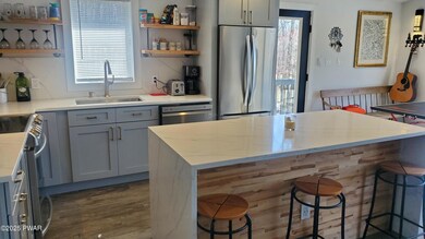 313 Forest Dr, Blooming Grove, PA 18428 - photo 5