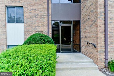 18611 Walkers Choice Rd unit 6, Montgomery Village, MD 20886 - photo 2