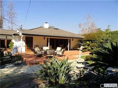 Spacious private rear yard