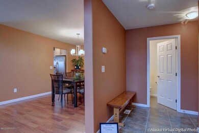 Powder Bath / Area to remove shoes