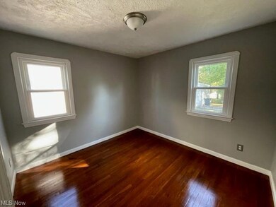 5221 Joseph St, Maple Heights, OH 44137 - photo 7